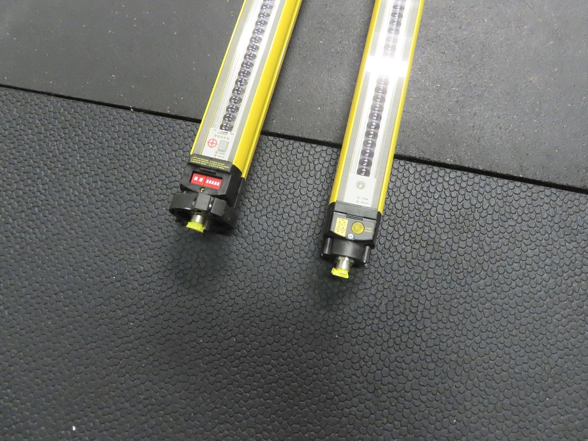 Used Sick XC40E-1203A0A0CBC0 & Sick XC40S-1203A0A00BA0 Light Curtains C4000