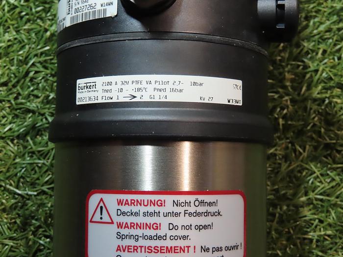 Used Burkert 8801 2100 A 5/4. PTFE SS G1 1/4 Valves