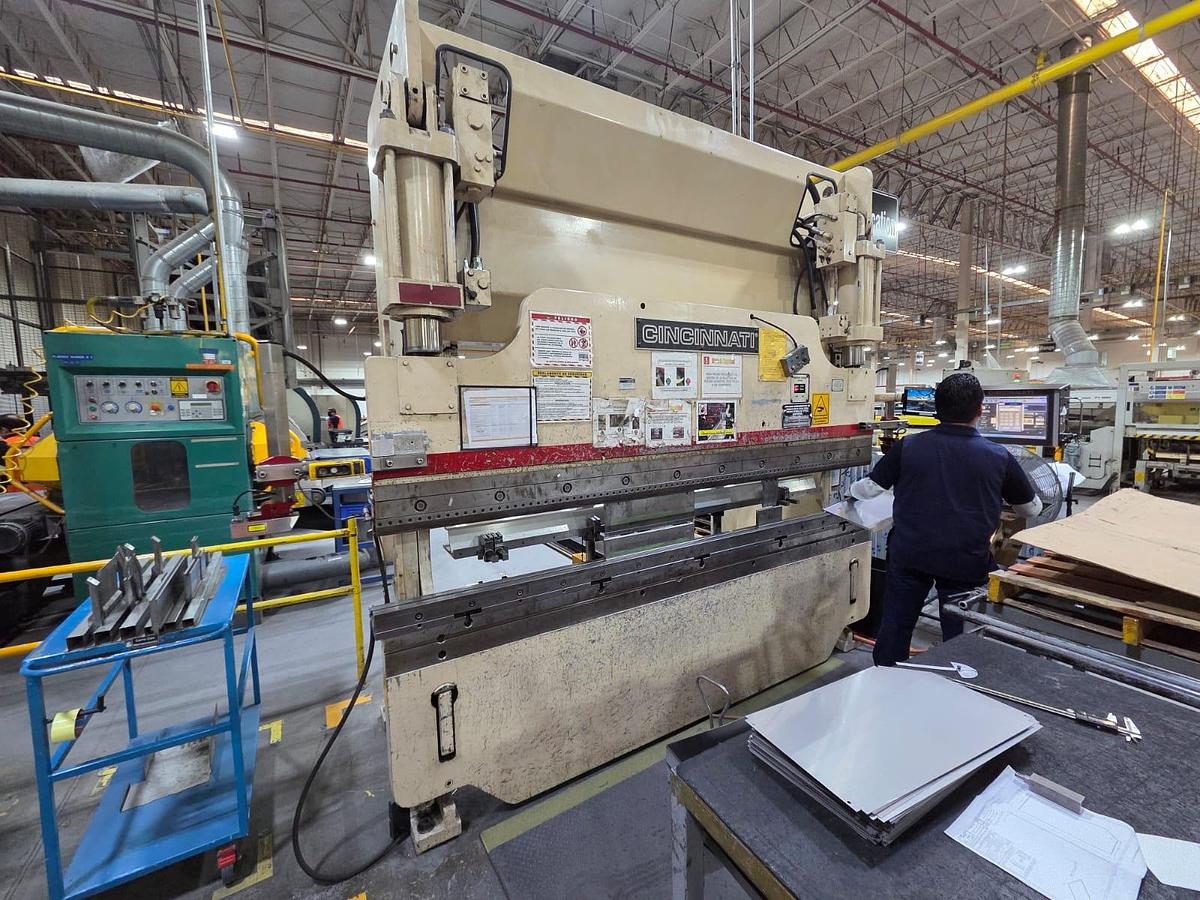 Used 90-Ton Cincinnati CNC Hydraulic Press Brake, Model: 90 PF x 8' Proform