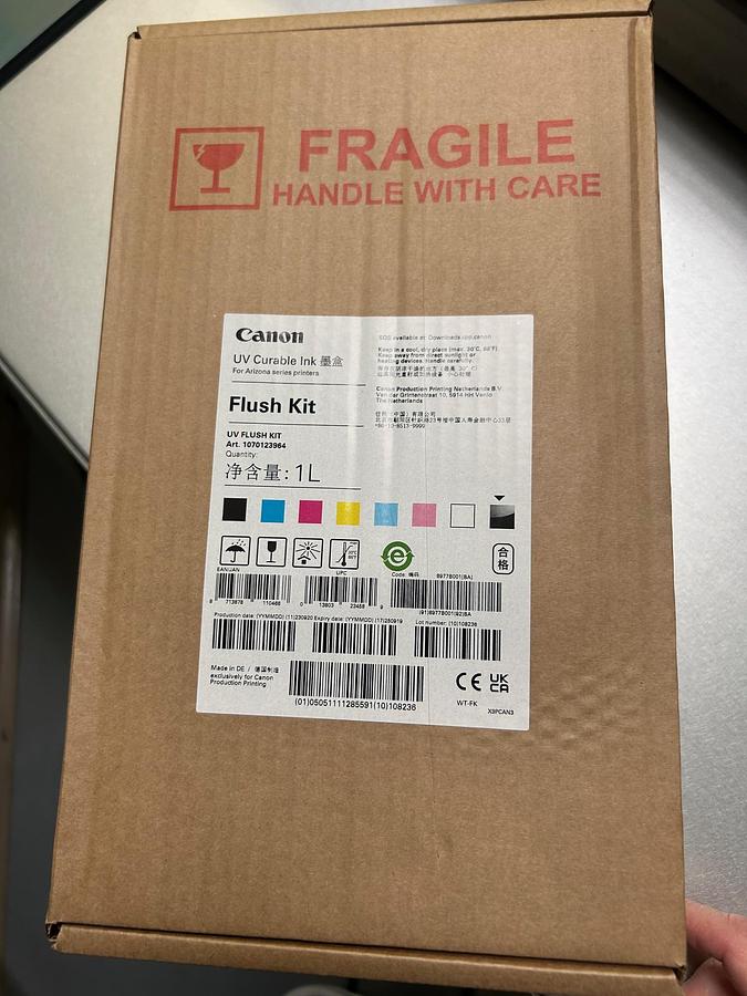 Used Oce Arizona 550 XT + WIO Wide Format UV Flatbed Printer with Roller Attachement (2011)