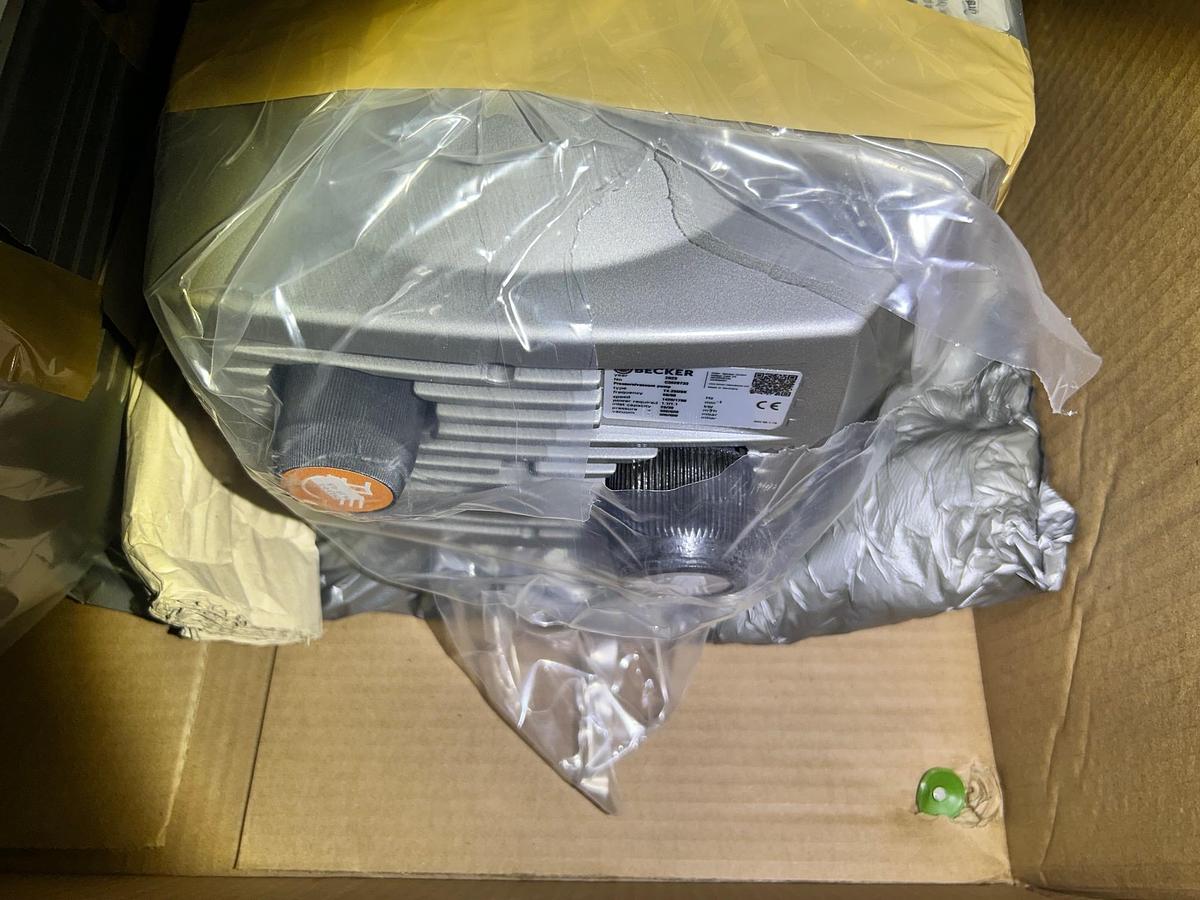 Becker Model: T4.25DSK Oil-Less Vacuum Pump  (2 Available) New In Box