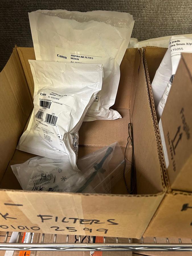 Used Oce Arizona 550 XT + WIO Wide Format UV Flatbed Printer with Roller Attachement (2011)