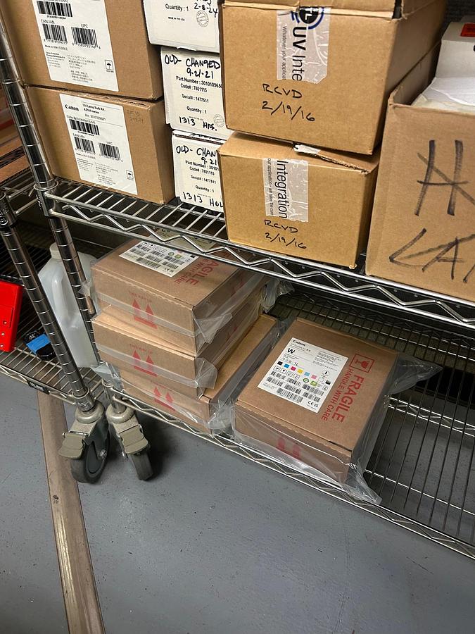 Used Oce Arizona 550 XT + WIO Wide Format UV Flatbed Printer with Roller Attachement (2011)