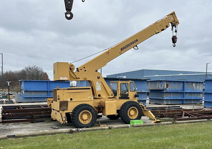 Used Broderson 30,000-Lb Capacity Crane RT-300-B