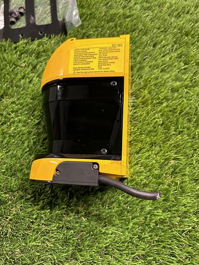 Used Keyence SZ-16V Scanner