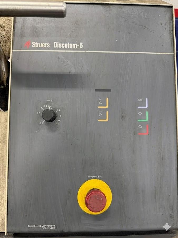 Struers Discotom-5 Cutoff Saw
