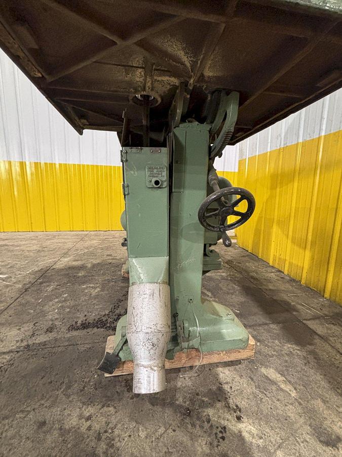 Used 35.5" x 20" TANNEWITZ MODEL #GH VERTICAL BAND SAW