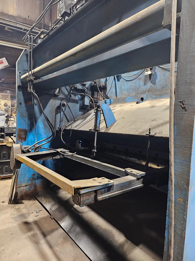 Used 3/4" x 10' Pacific #750-R10, hydraulic squaring shear