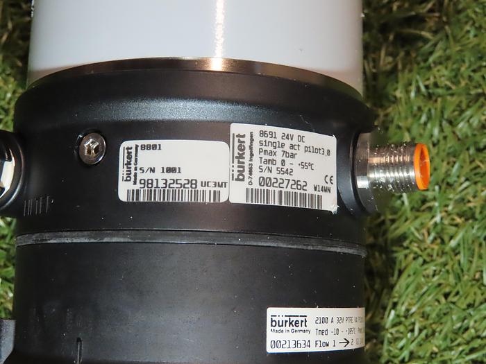 Used Burkert 8801 2100 A 5/4. PTFE SS G1 1/4 Valves