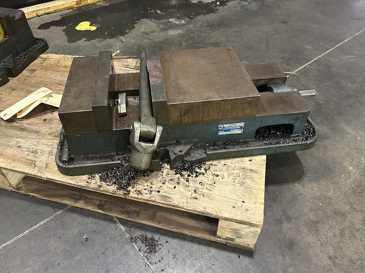 Used Kurt Machine Vise, Model: D100 