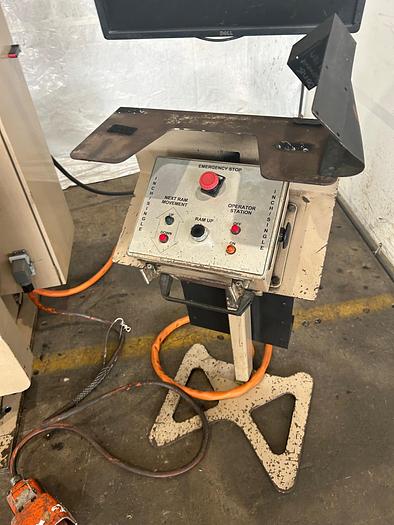 Used 60 TON X 6' CINCINNATI 60CBIIX4 CNC HYDRAULIC PRESS BRAKE W/ UPDATED TOUCH SCREEN CONVERSATIONAL CONTROL