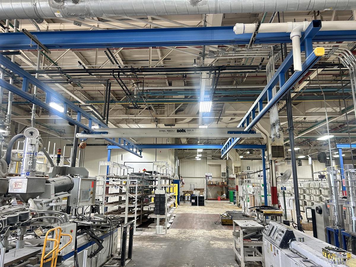 Used 1/2-Ton Gorbel Self Supporting Overhead Crane System 40' x 20'