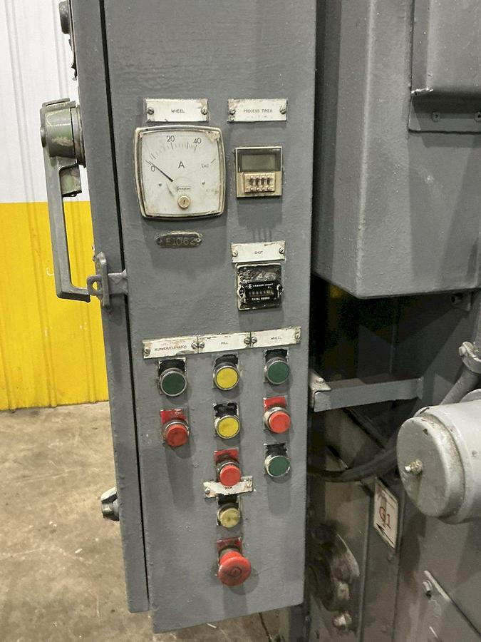 Used 5 CU FT X 15 HP WHEELABRATOR TUMBLAST RUBBER BELT SHOT BLAST CABINET