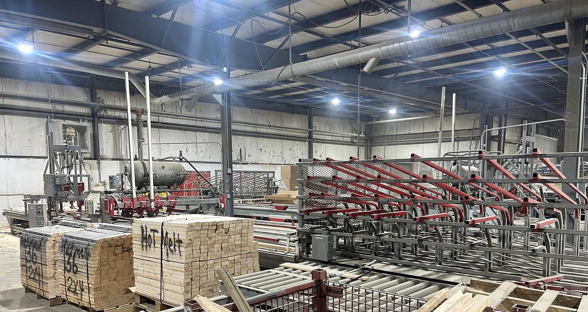 Used 2016 Stutzman Manufacturing, Woodpecker Pallet Nailing Machine, Model: 64"x108"