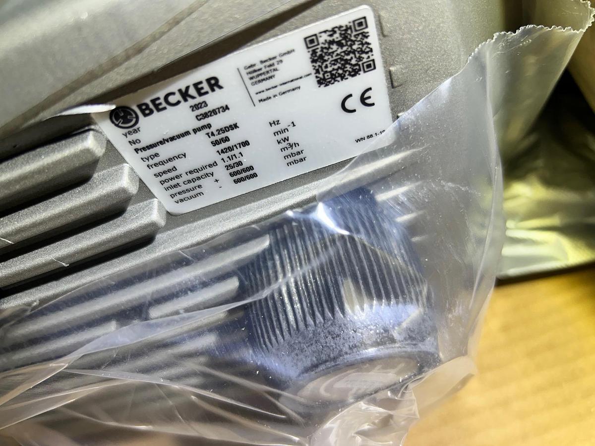 Becker Model: T4.25DSK Oil-Less Vacuum Pump  (2 Available) New In Box
