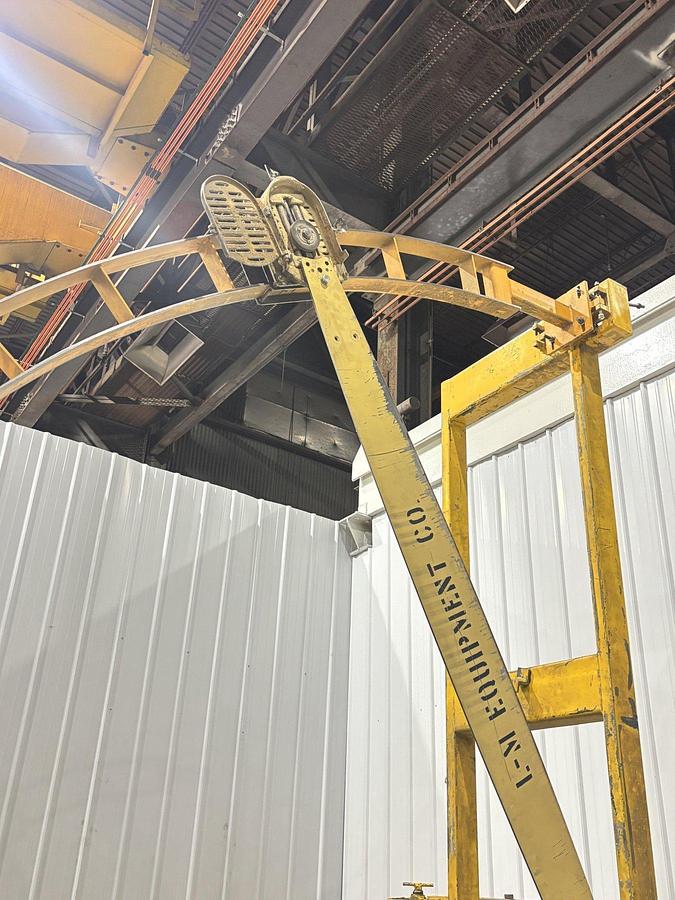 Used 15 HP L&M EQUIPMENT MODEL #HMPC-7-24 CROSS CUT BUNDLE TRAVELING ARCH WOOD BUNDLE SAW WITH CONVEYOR