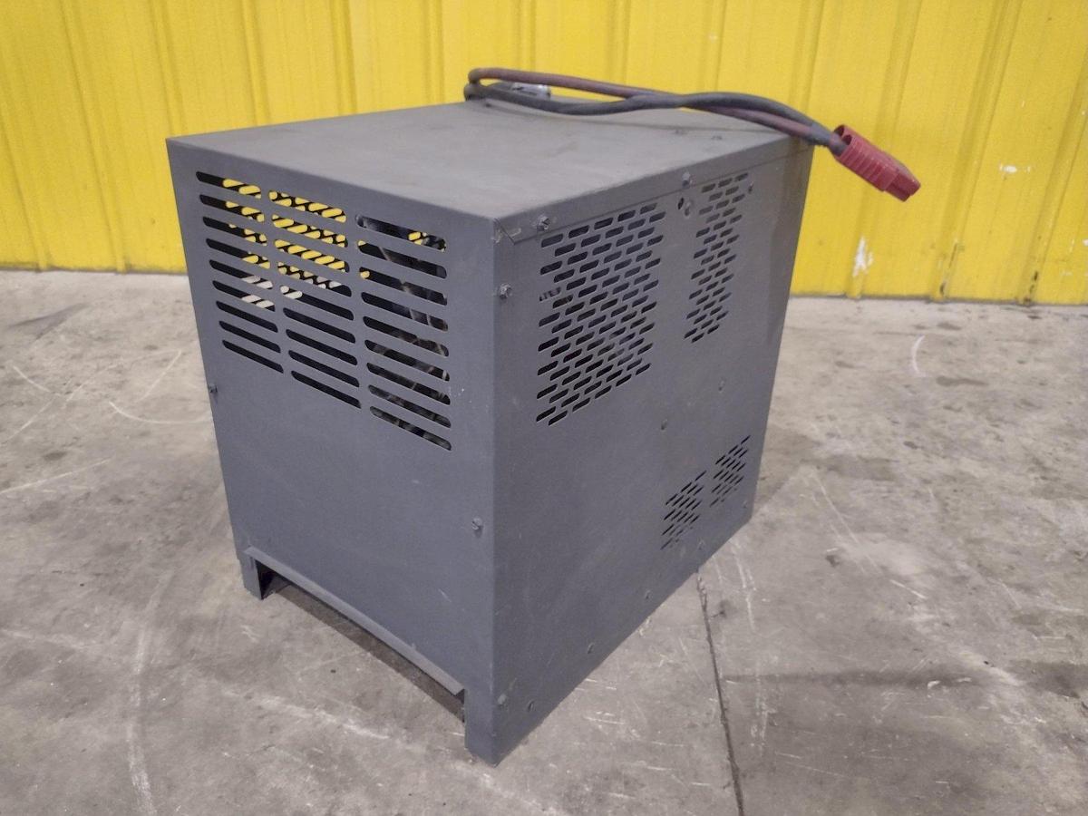 Used Exide Workhog Gold WG1-12-865 Battery Charger