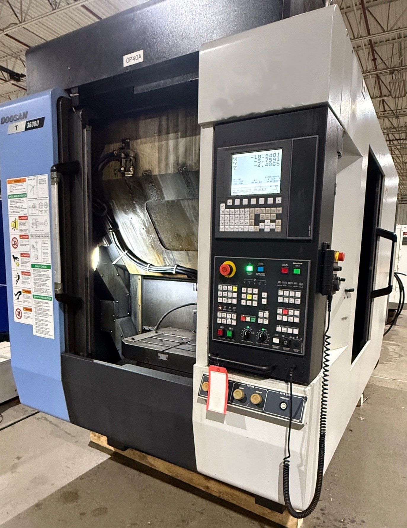 Used DOOSAN T 3600D CNC DRILL TAP CENTER 