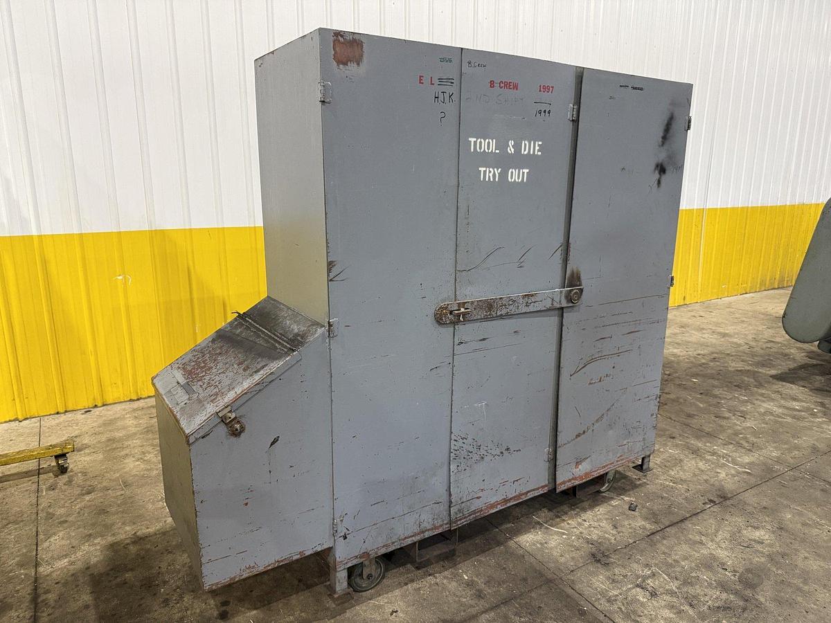 Used HEAVY DUTY ROLLING TOOL CABINET / STORAGE CART