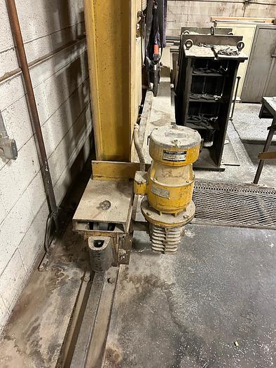 Used 7-1/2 TON PROGRESSIVE DOUBLE LEG GANTRY CRANE wirh Shaw-Box Hoist