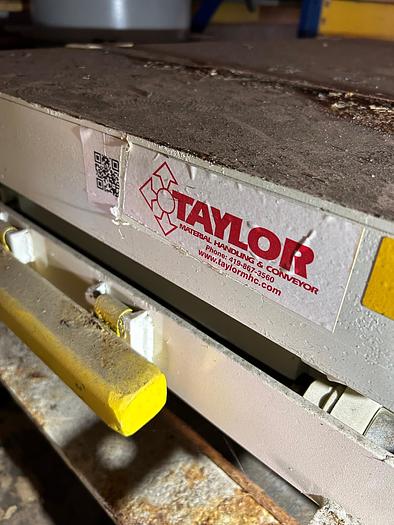 Used 4000lb. Capacity 4' x 2' Southworth Lift Table