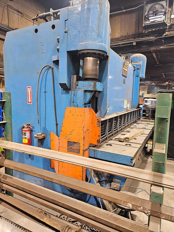 Used 3/4" x 10' Pacific #750-R10, hydraulic squaring shear