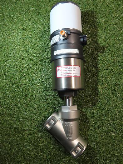 Used Burkert 8801 2100 A 5/4. PTFE SS G1 1/4 Valves