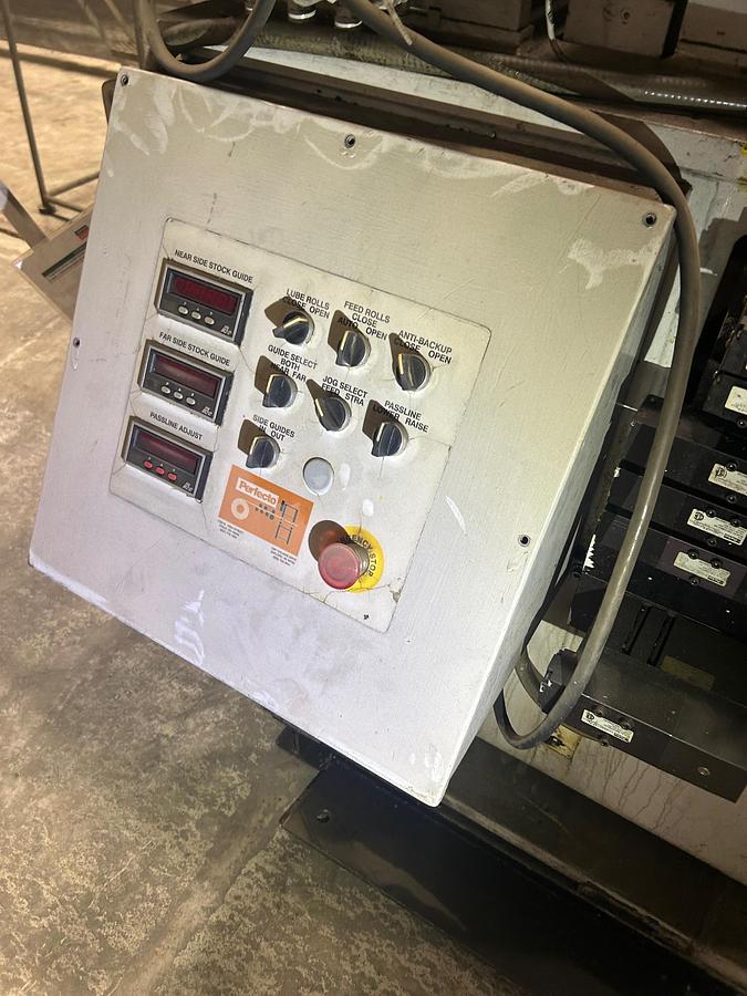 Used 30000 lb. Perfecto #RS30-7272 / 55-72-7, coil feed line, 72" W x .218" stock, 72" OD, 19"-24" ID