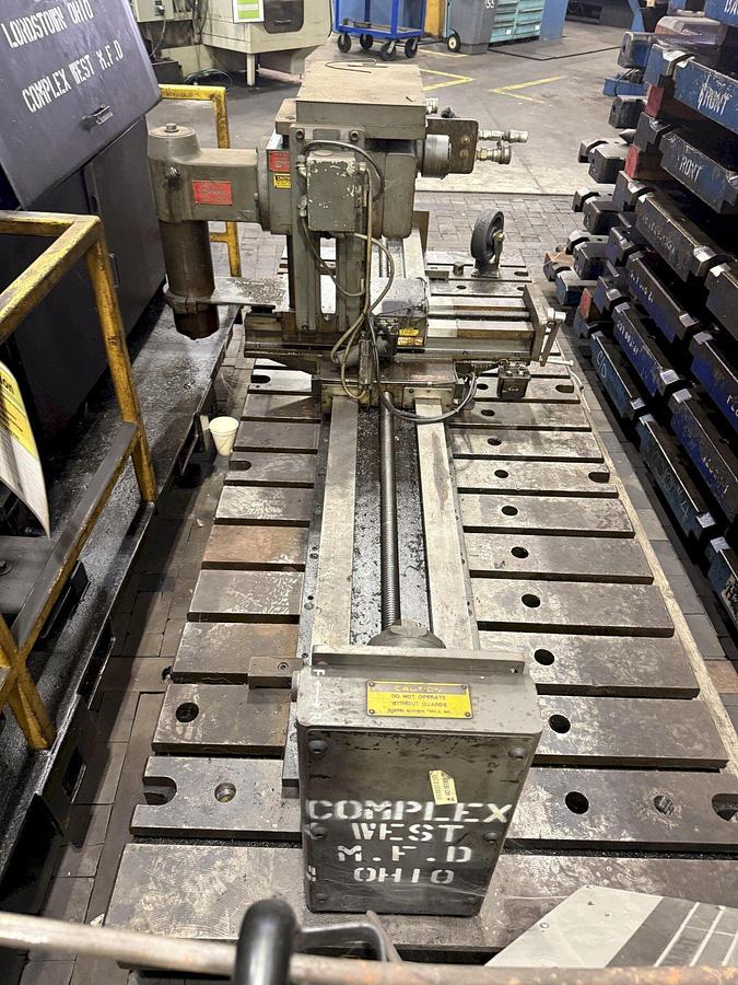 Used 40 TAPER MASTER MACHINE TOOLS PORTABLE HYDRAULIC MILL WITH CROSSLIDE & T-SLOTTED BASE TABLE: