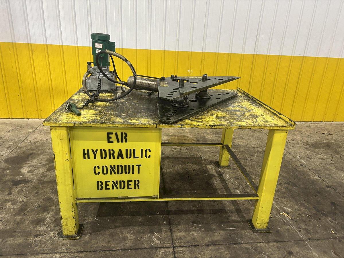 Used GREENLEE HYDRAULIC BENDER W/ TABLE, Model: 1113007420