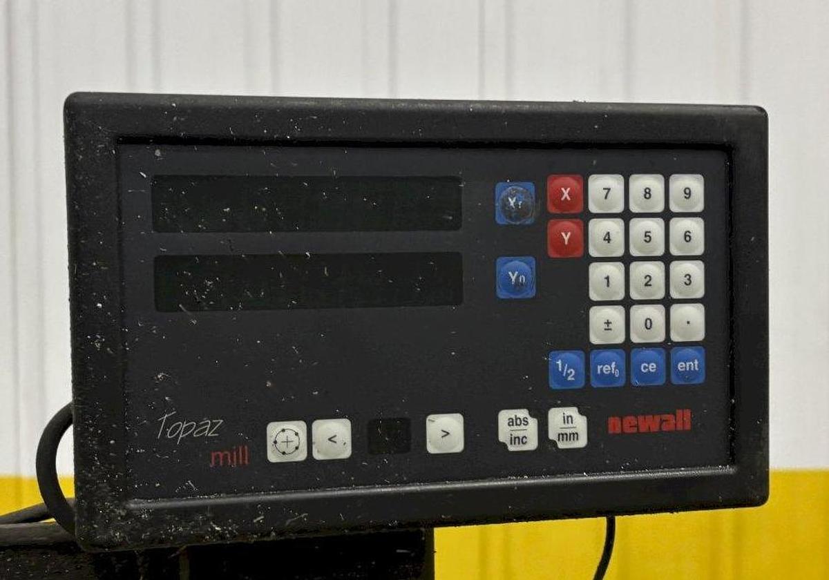 Used 3 HP ACER MODEL #3VKH RAM TYPE VERTICAL MILL W/ DIGITAL READ OUT