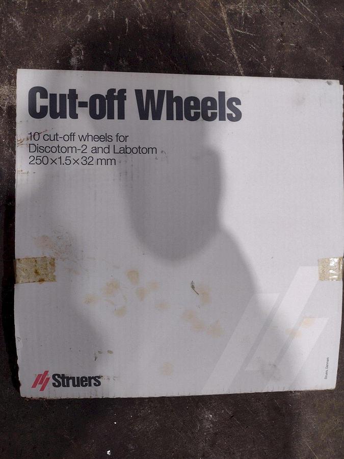 Struers Discotom-5 Cutoff Saw (Type: 05116254)