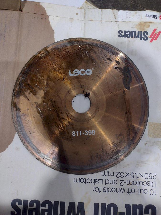 Struers Discotom-5 Cutoff Saw (Type: 05116254)