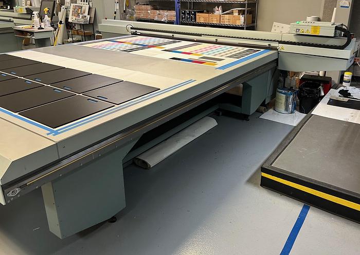 Used Oce Arizona 550 XT + WIO Wide Format UV Flatbed Printer with Roller Attachement