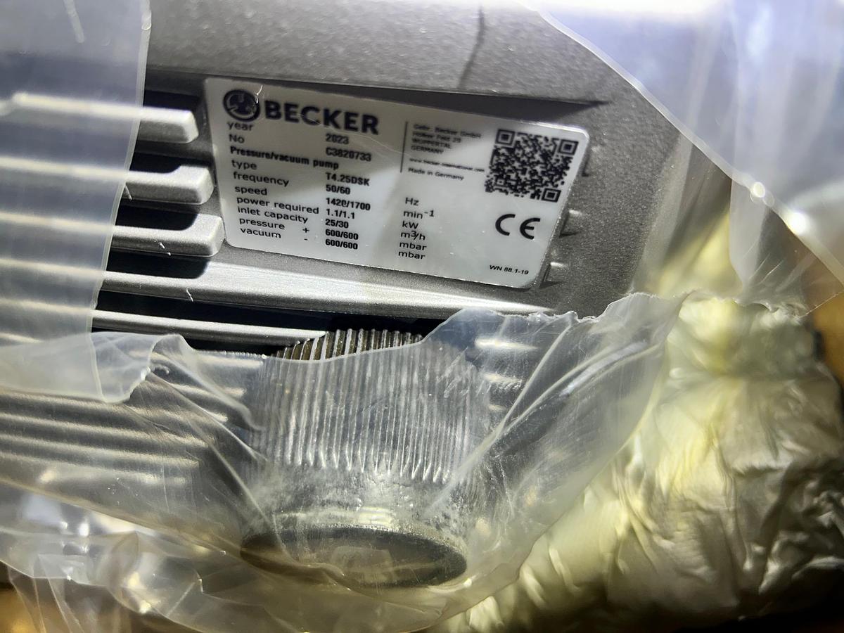 Becker Model: T4.25DSK Oil-Less Vacuum Pump  (2 Available) New In Box