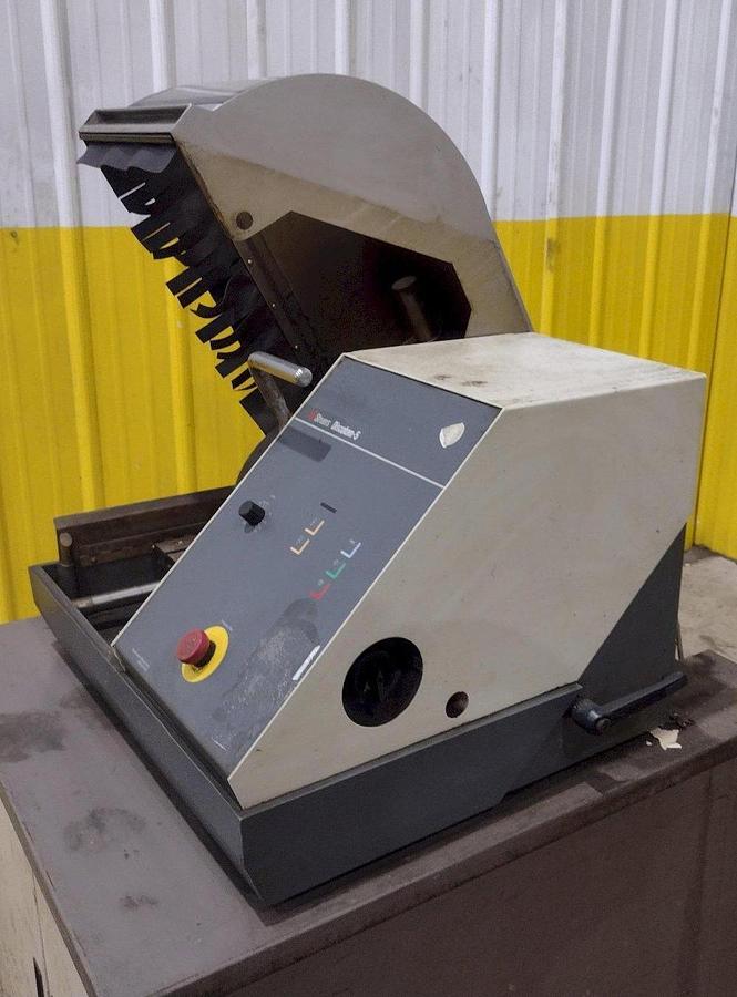 Struers Discotom-5 Cutoff Saw (Type: 05116254)
