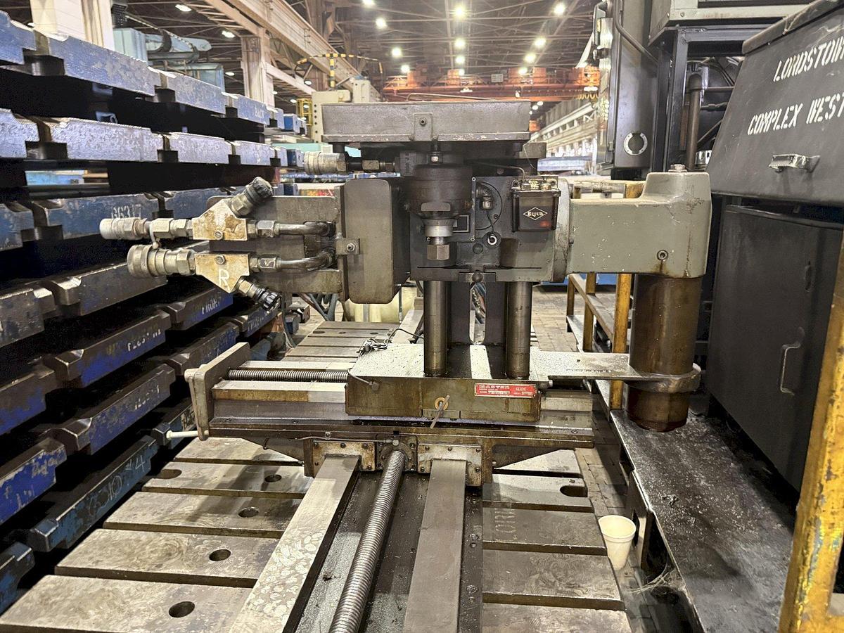 Used 40 TAPER MASTER MACHINE TOOLS PORTABLE HYDRAULIC MILL WITH CROSSLIDE & T-SLOTTED BASE TABLE: