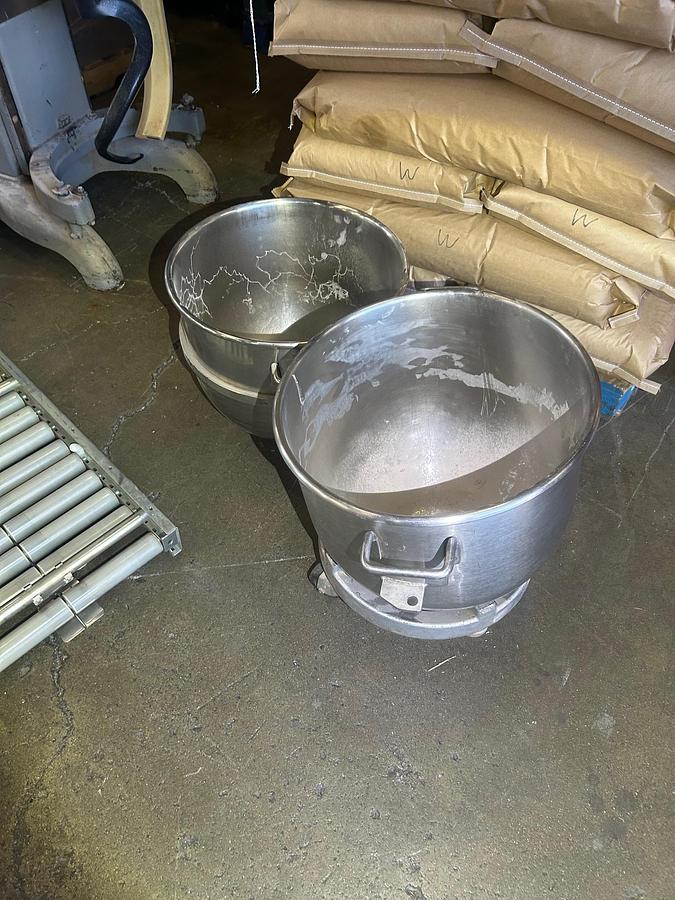 Used 60 Quart Hobart H 600 Mixer