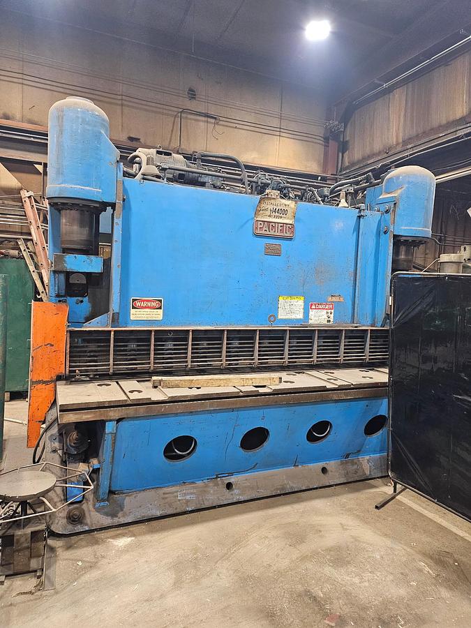 Used 3/4" x 10' Pacific #750-R10, hydraulic squaring shear