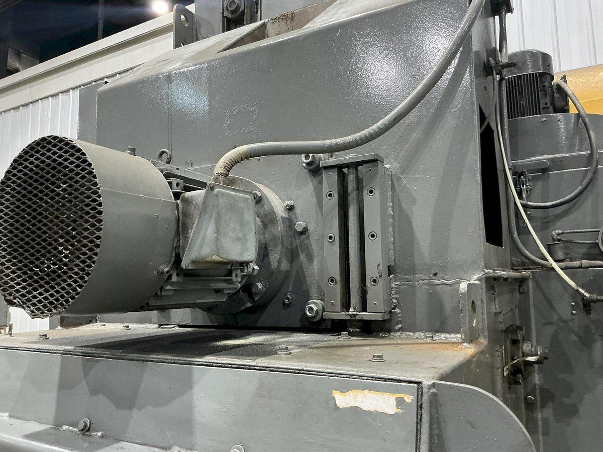 Used 5 CU FT X 15 HP WHEELABRATOR TUMBLAST RUBBER BELT SHOT BLAST CABINET