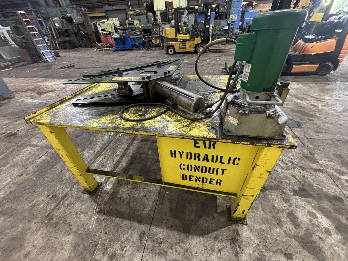 Used GREENLEE HYDRAULIC BENDER W/ TABLE, Model: 1113007420