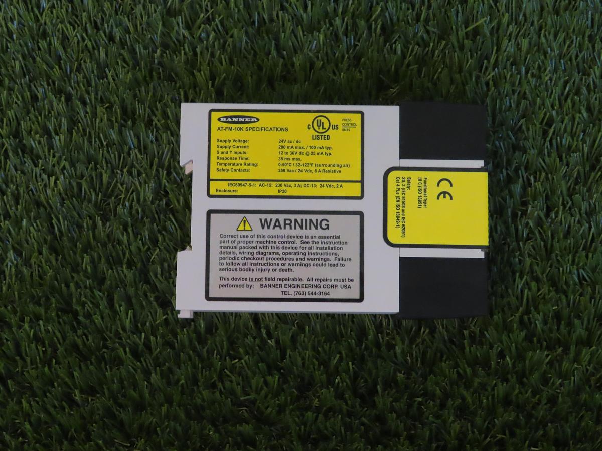 Banner AT-FM-10K / 60698 Duo-Touch Two Hand Control Machine Safety Relay Module