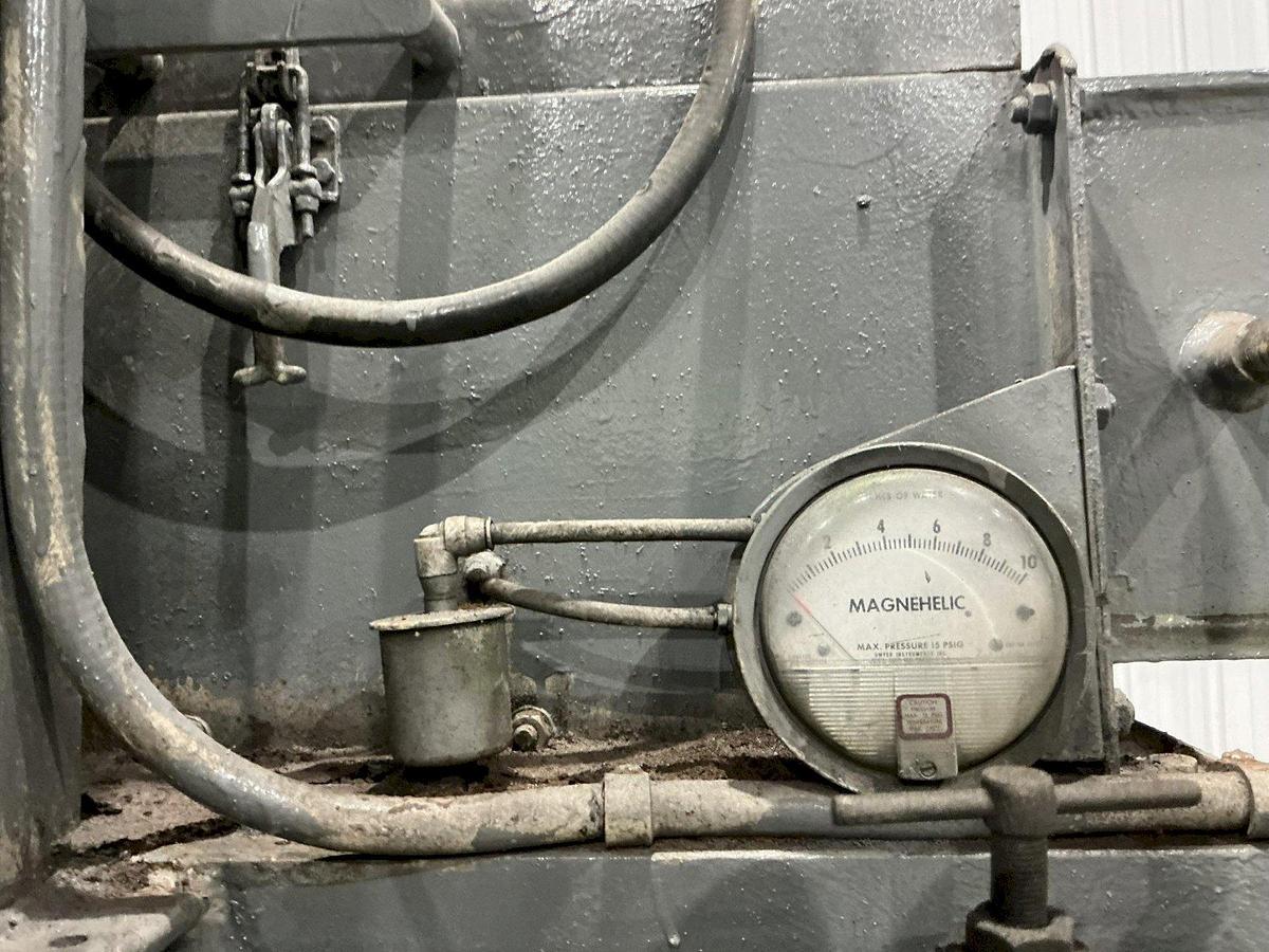 Used 5 CU FT X 15 HP WHEELABRATOR TUMBLAST RUBBER BELT SHOT BLAST CABINET