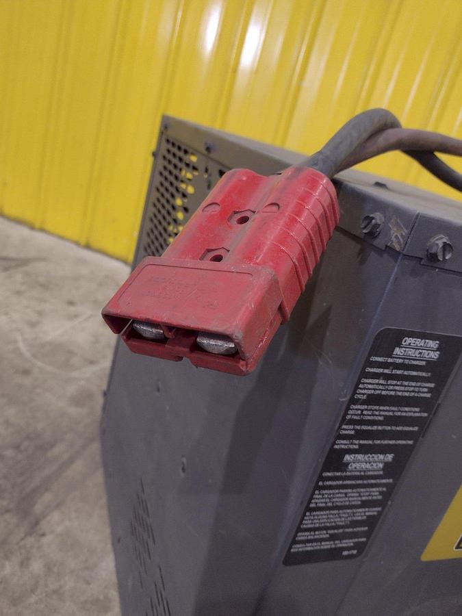 Used Exide Workhog Gold WG1-12-865 Battery Charger