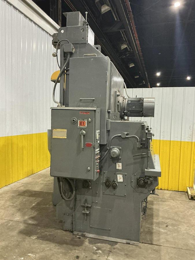 Used 5 CU FT X 15 HP WHEELABRATOR TUMBLAST RUBBER BELT SHOT BLAST CABINET