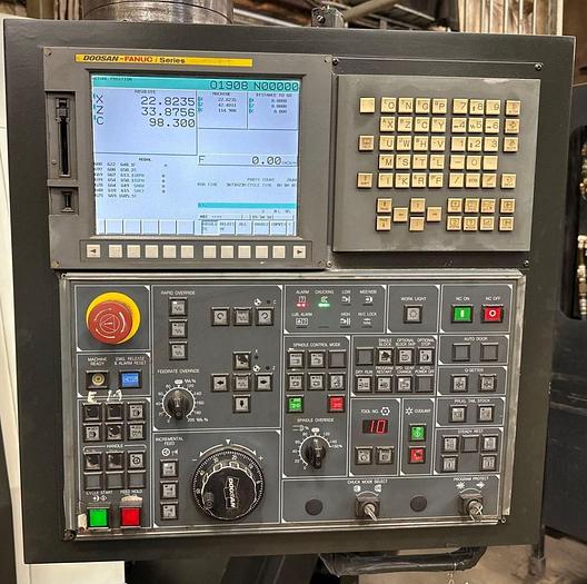 Used DOOSAN PUMA 400MC CNC LATHE