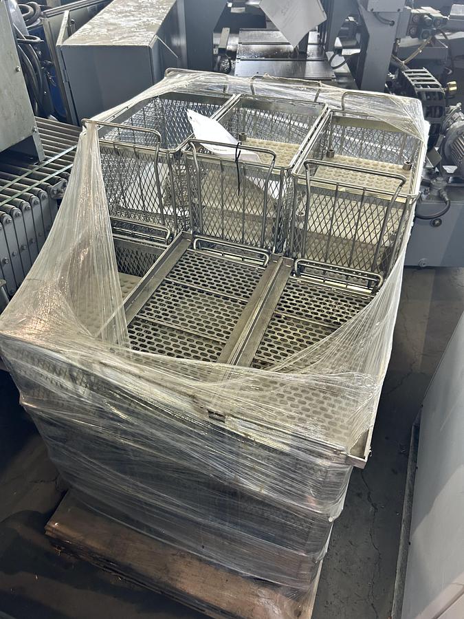 Used 2011 MecWash Systems, LTD. Parts Washer Model: AVD 300