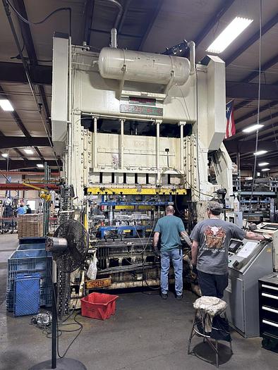 Used 250 TON BLISS SC2-250-84-42 STRAIGHT SIDE PRESS