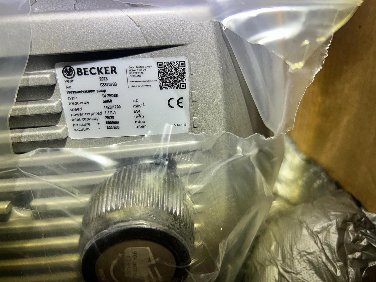 Becker Model: T4.25DSK Oil-Less Vacuum Pump  (2 Available) New In Box