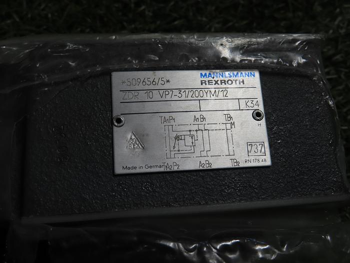 Rexroth  ZDR 10 VP7-31/200YM/12 Directional Valve (New)